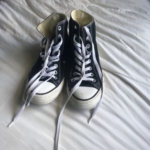 black high top converse !